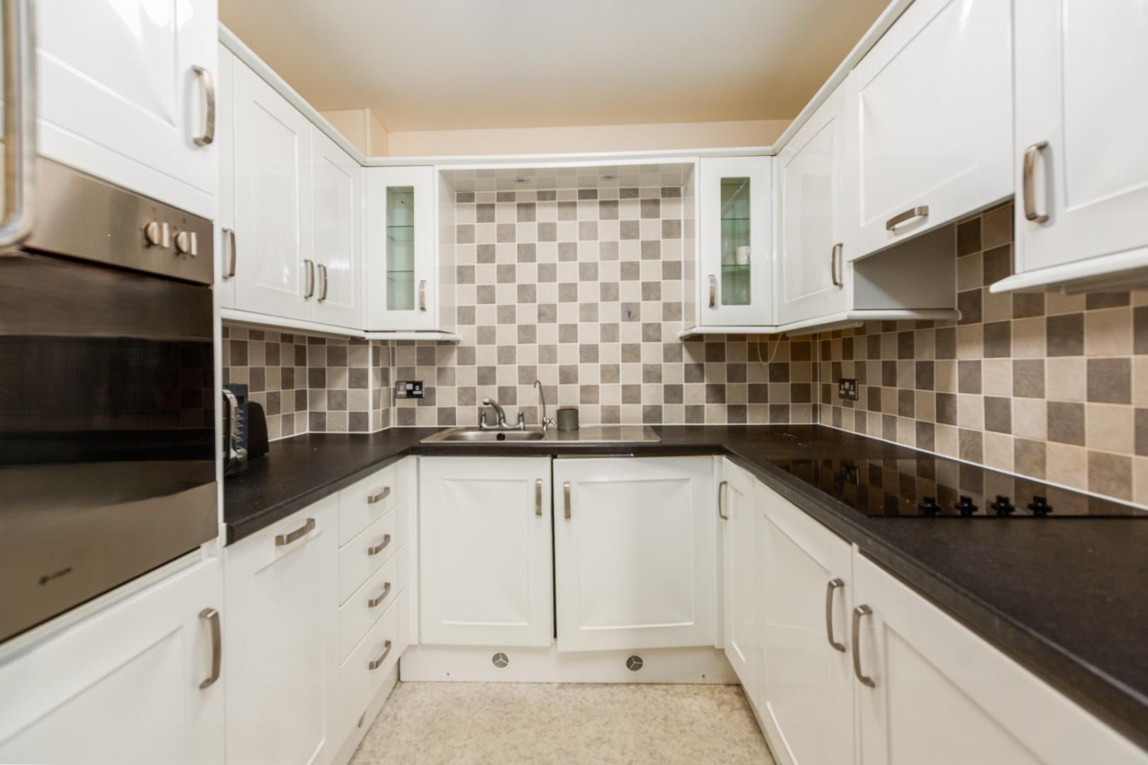 Clyne Common, Swansea, SA3 3JB